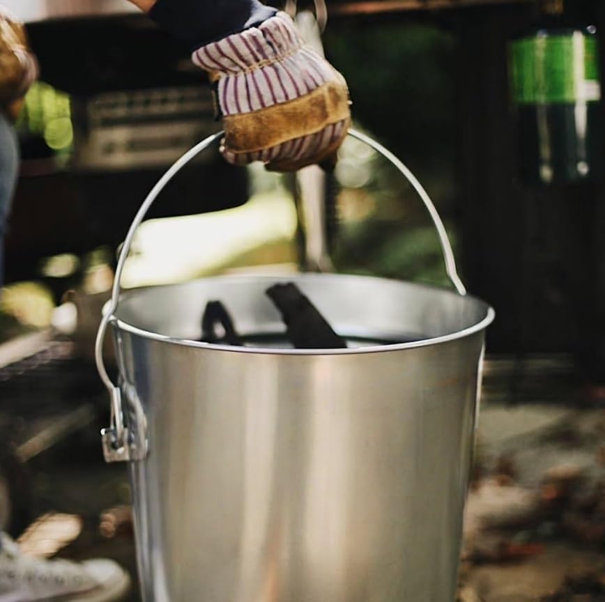 6 Gallon Galvanized Steel Storage Can with Locking Lid L810