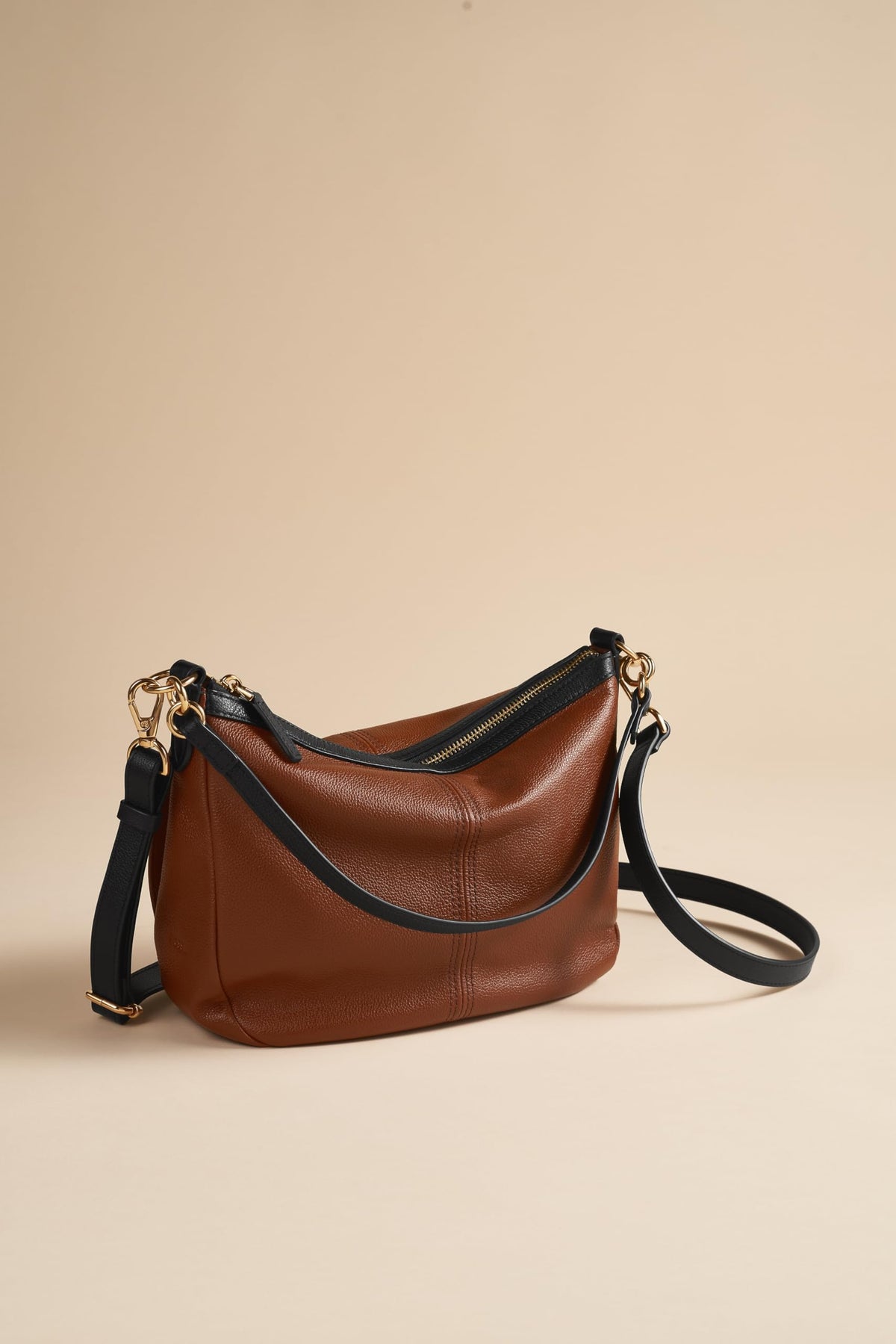 Leather Crossbody Purse Handbag Q770086
